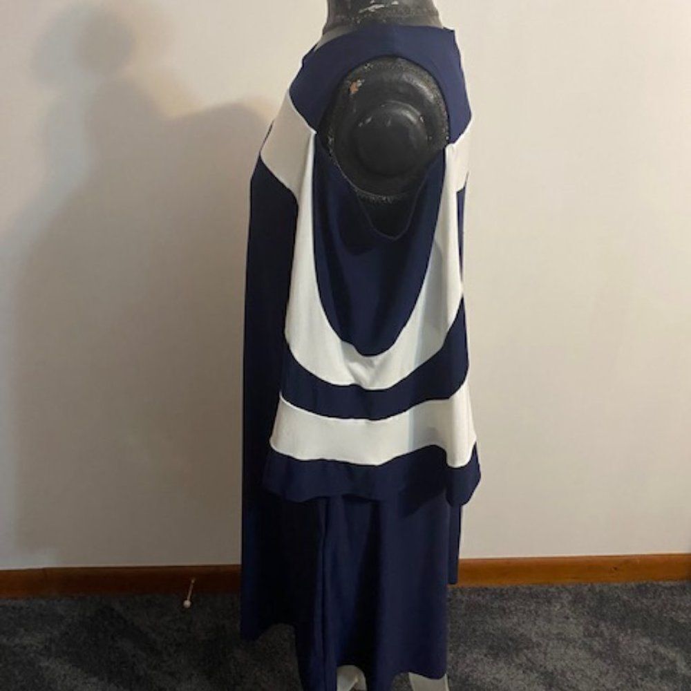 Nina Leonard Navy Blue, White cold shoulder dress, size Meddium - Picture 2 of 5